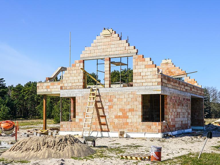 Budowa domu z cegły